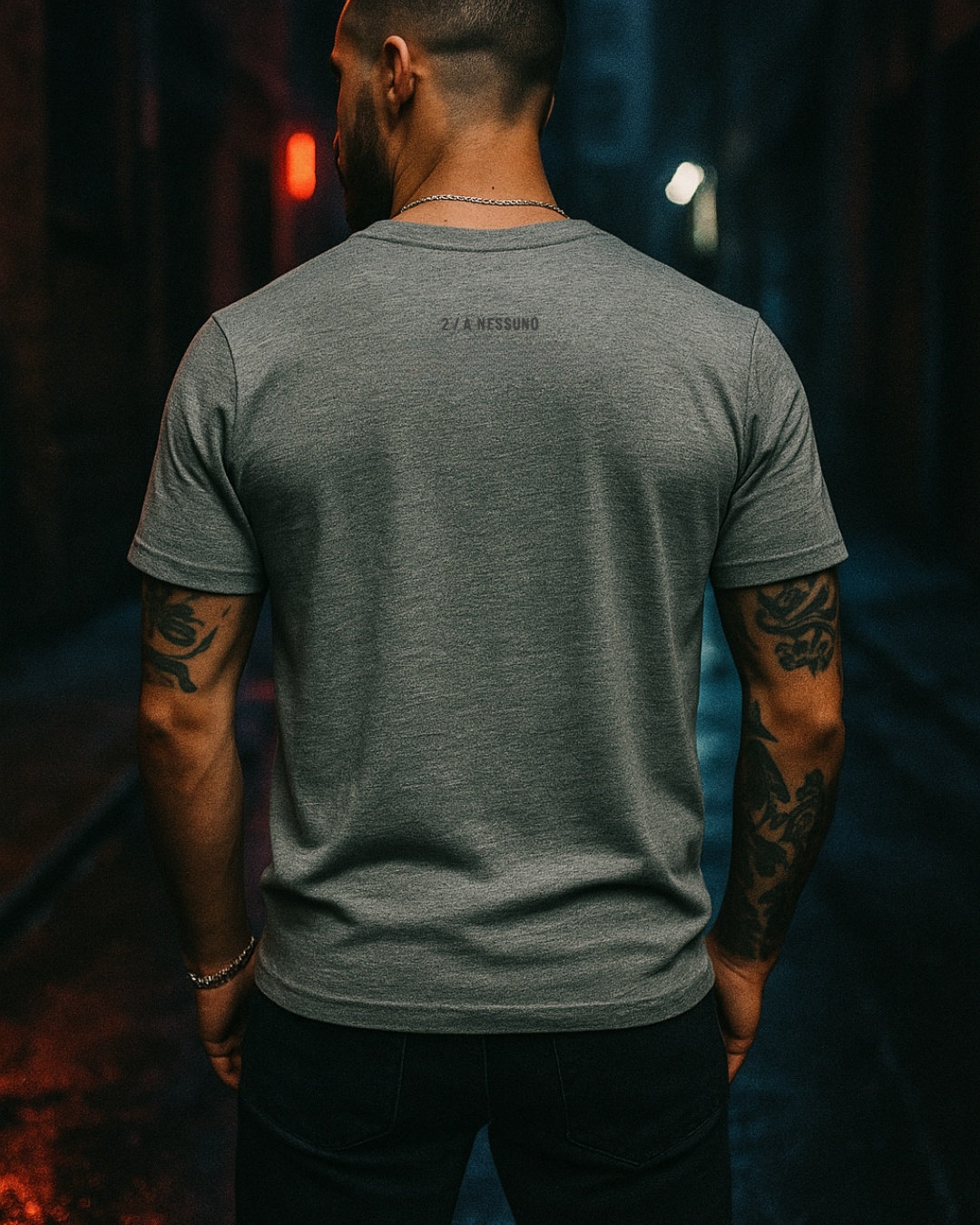 2/A NESSUNO V-Neck