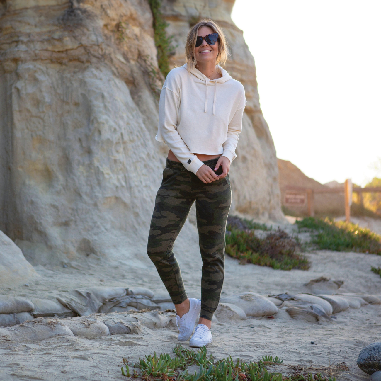 LUCCI Women’s Lightweight Cropped Hoodie